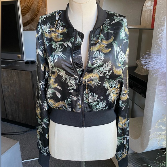 Victoria’s Secret Tropical Palm Leaf Satin Bomber Jacket S beach clubwear - Picture 6 of 6